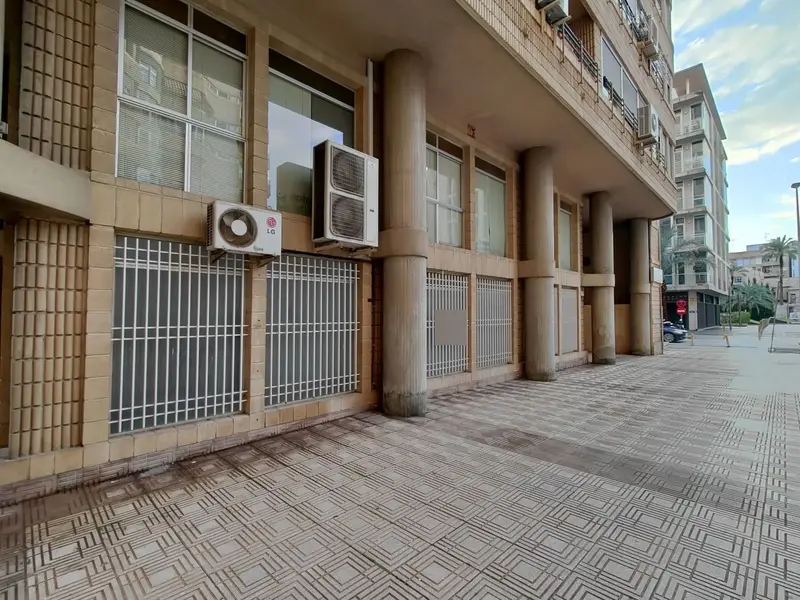 Local comercial en Elche, Costa Blanca — foto 4 de 16