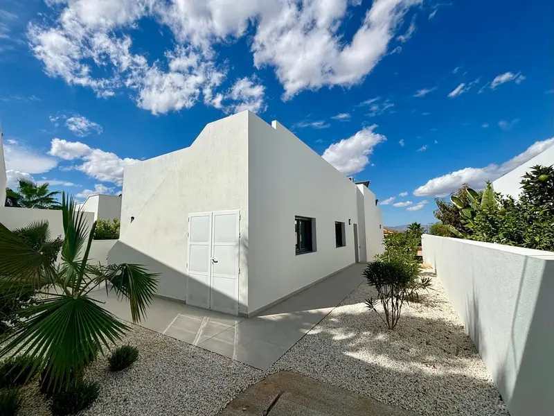Villa de 3 dormitorios en Rojales, Costa Blanca — foto 12 de 30