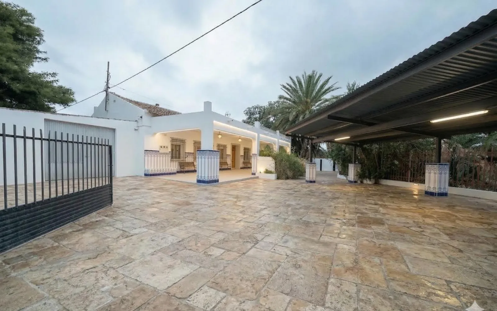 Commercial with 3 bedrooms in Crevillent, Costa Blanca — photo 1 of 29