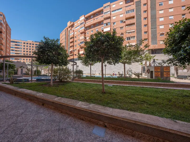 Apartamento de 2 dormitorios en Alicante, Costa Blanca — foto 24 de 28