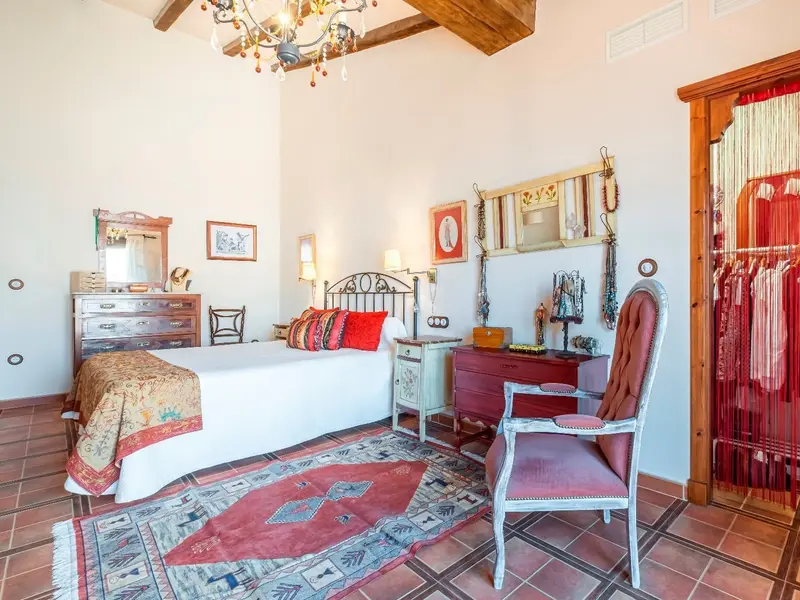 Villa de 5 dormitorios en Pinoso, Costa Blanca — foto 4 de 30