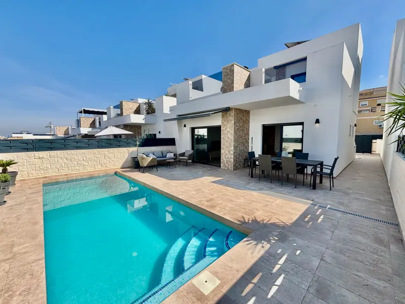 Chalet independiente en Benijófar, Costa Blanca