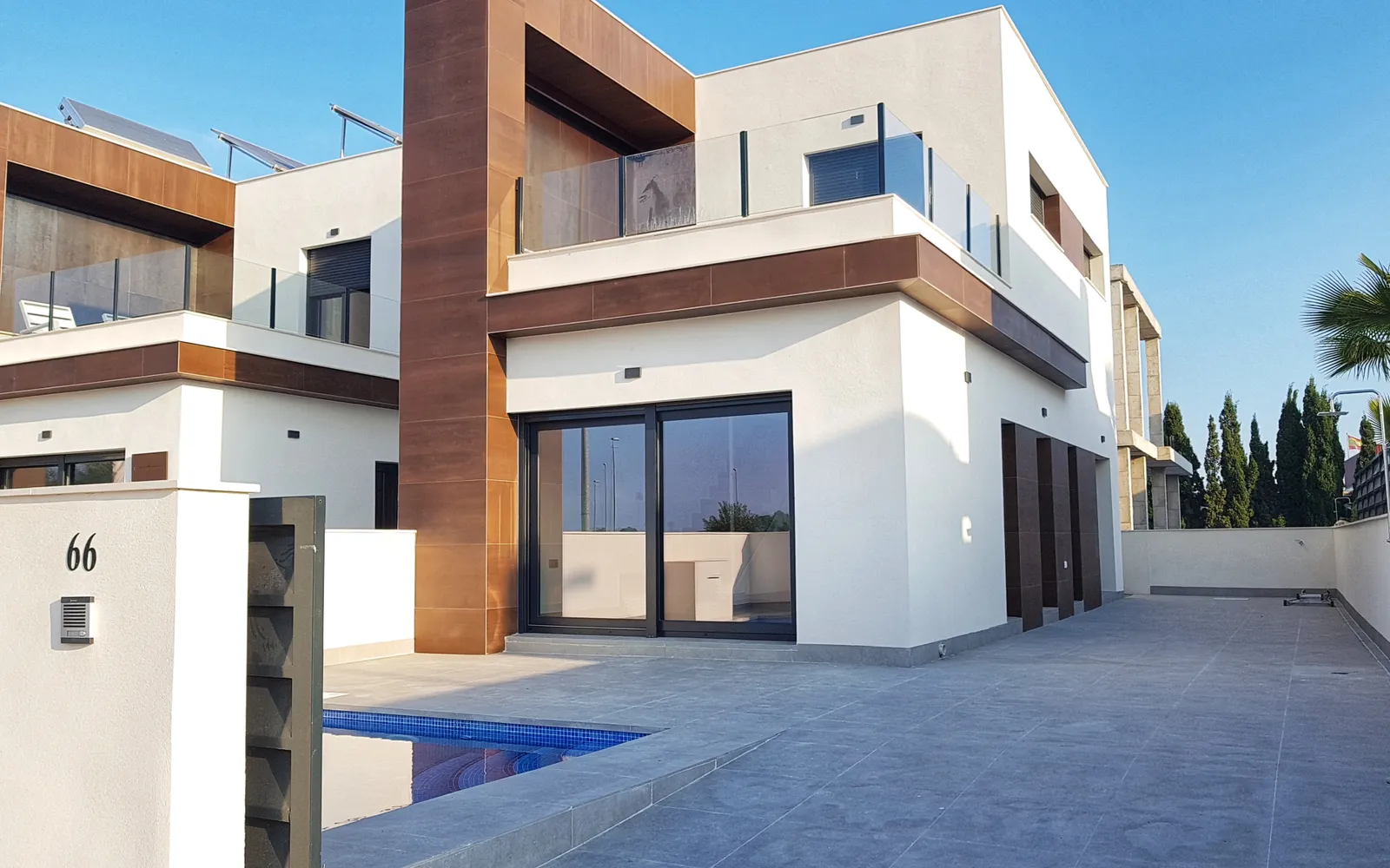 Chalet independiente de 3 dormitorios en Daya Nueva, Costa Blanca — foto 1 de 1