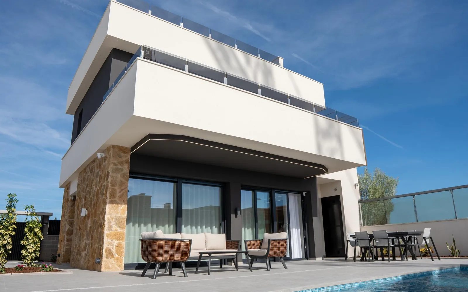 Villa de 3 dormitorios en Rojales, Costa Blanca — foto 1 de 30