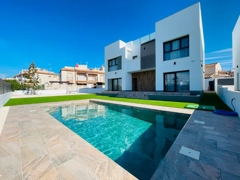 Chalet independiente en Torrevieja, Costa Blanca