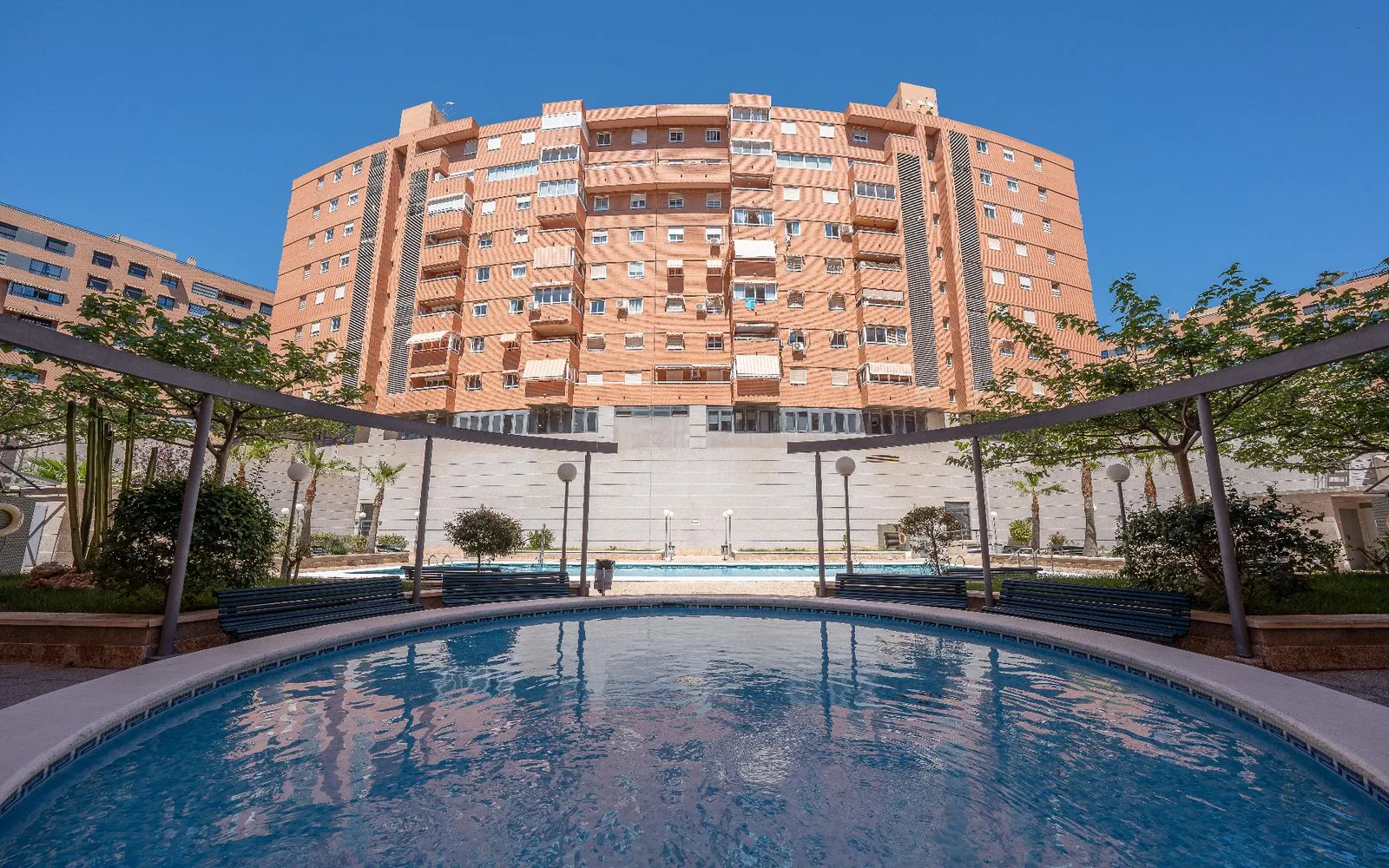 Apartamento de 2 dormitorios en Alicante, Costa Blanca — foto 1 de 28