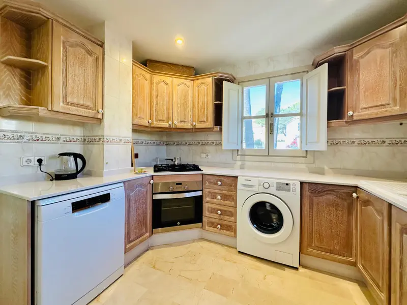 Villa de 4 dormitorios en Finestrat, Costa Blanca — foto 12 de 30