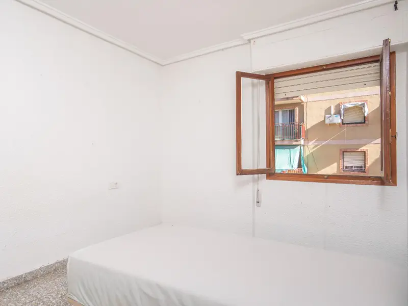 Apartment with 2 bedrooms in Elche, Costa Blanca — photo 14 of 27