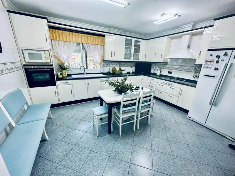 Villa de 4 dormitorios en Benidorm, Costa Blanca — foto 6 de 26