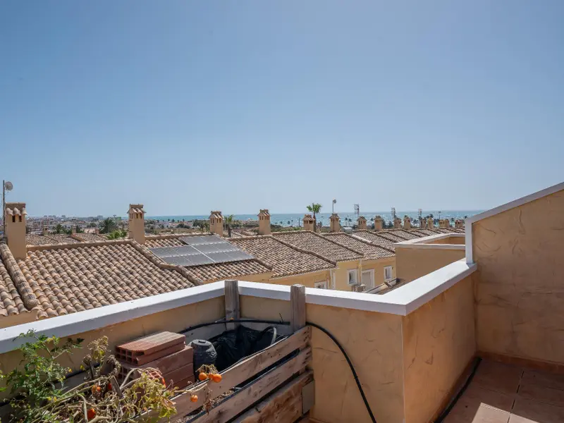 بيت متصل de 4 dormitorios en Torrevieja, Costa Blanca — صورة 23 من 30