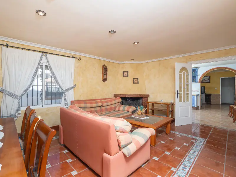 Villa with 3 bedrooms in Elche, Costa Blanca — photo 9 of 30