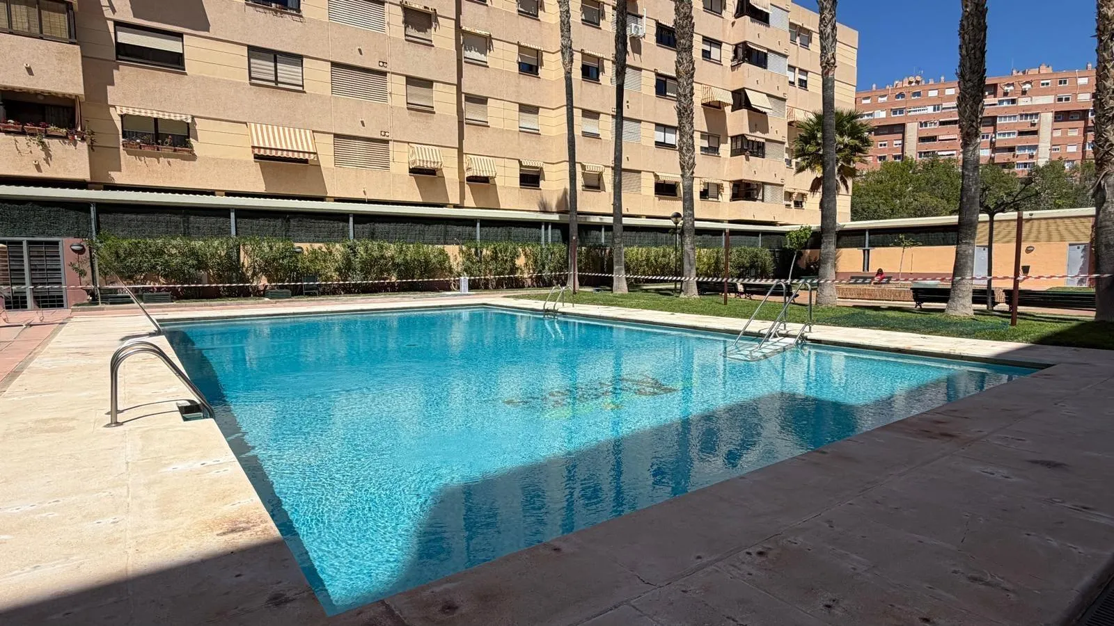 Wohnung mit 2 Schlafzimmern in Alicante, Costa Blanca — Foto 1 von 17