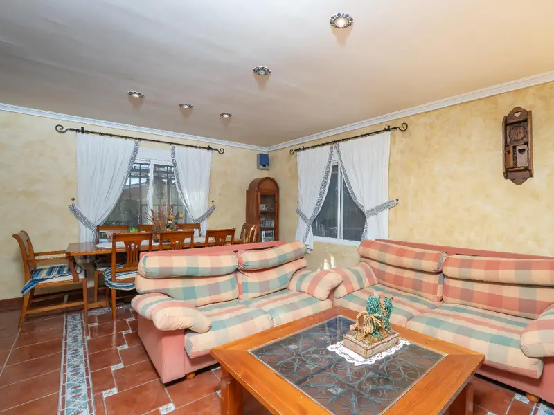 Villa with 3 bedrooms in Elche, Costa Blanca — photo 8 of 30