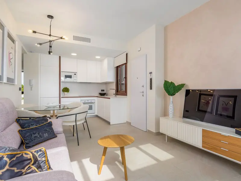 Bungalow de 2 dormitorios en Torrevieja, Costa Blanca — foto 3 de 29