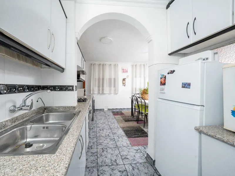 Apartment with 3 bedrooms in Elche, Costa Blanca — photo 19 of 27