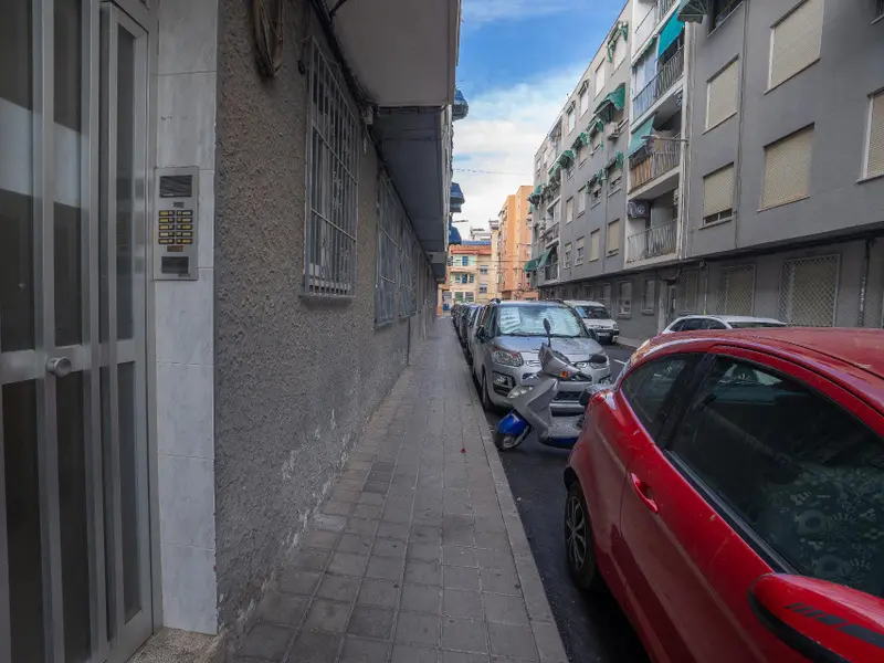 Apartamento de 2 dormitorios en Villajoyosa, Costa Blanca — foto 24 de 25
