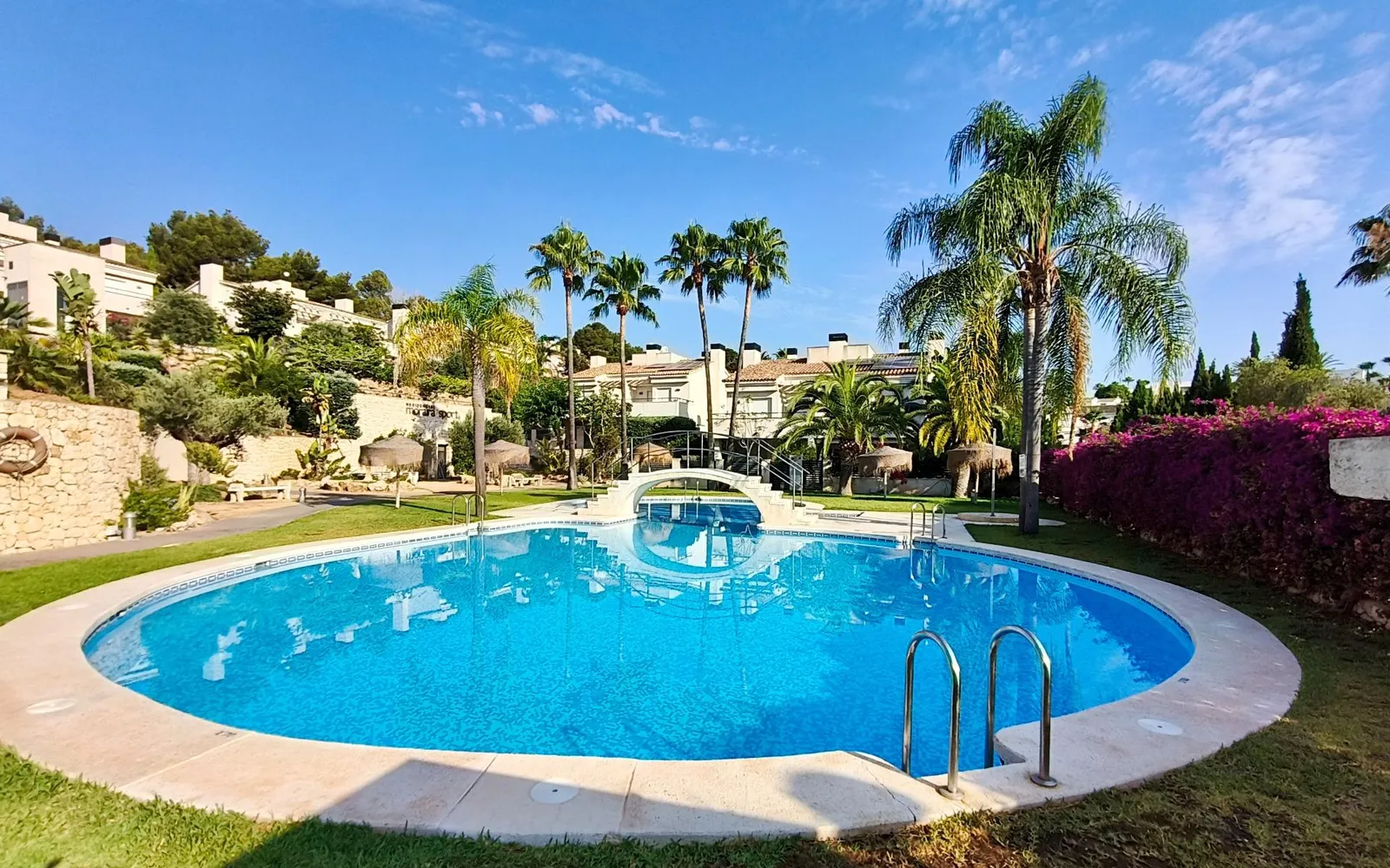 Reihenhaus mit 4 Schlafzimmern in Moraira, Costa Blanca — Foto 1 von 30