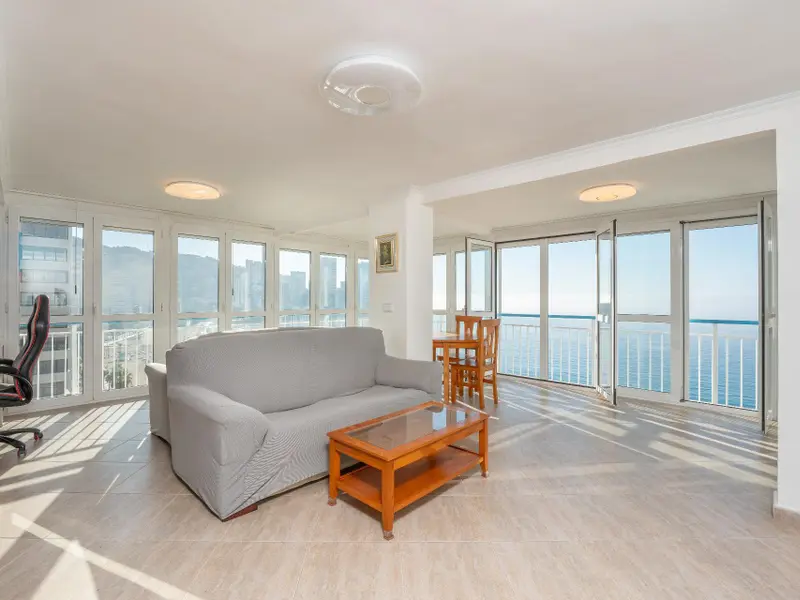 Apartamento de 2 dormitorios en Benidorm, Costa Blanca — foto 2 de 28