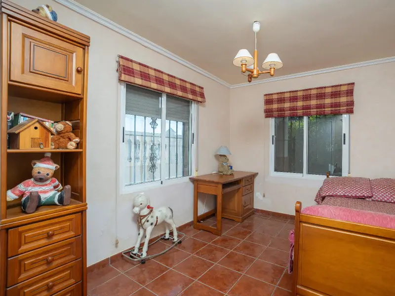 Villa with 3 bedrooms in Elche, Costa Blanca — photo 16 of 30