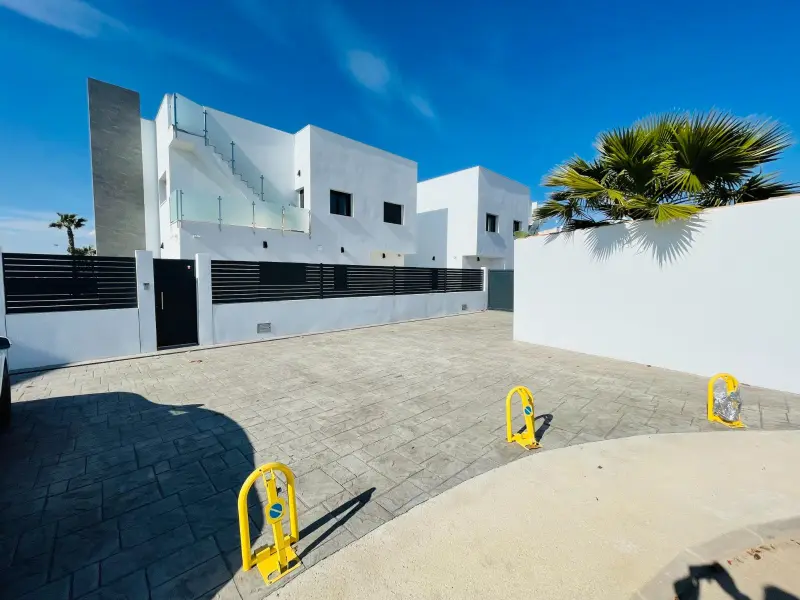 Villa mit 5 Schlafzimmern in Torrevieja, Costa Blanca — Foto 9 von 30