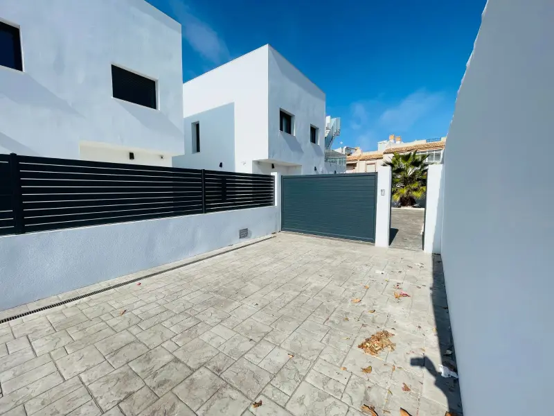 Villa mit 5 Schlafzimmern in Torrevieja, Costa Blanca — Foto 10 von 30