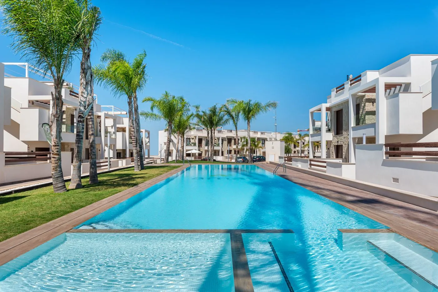 Bungalow de 2 dormitorios en Torrevieja, Costa Blanca — foto 1 de 29
