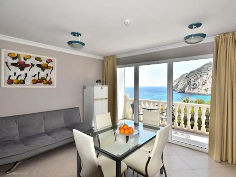 Local comercial de 24 dormitorios en Benidorm, Costa Blanca — foto 27 de 27