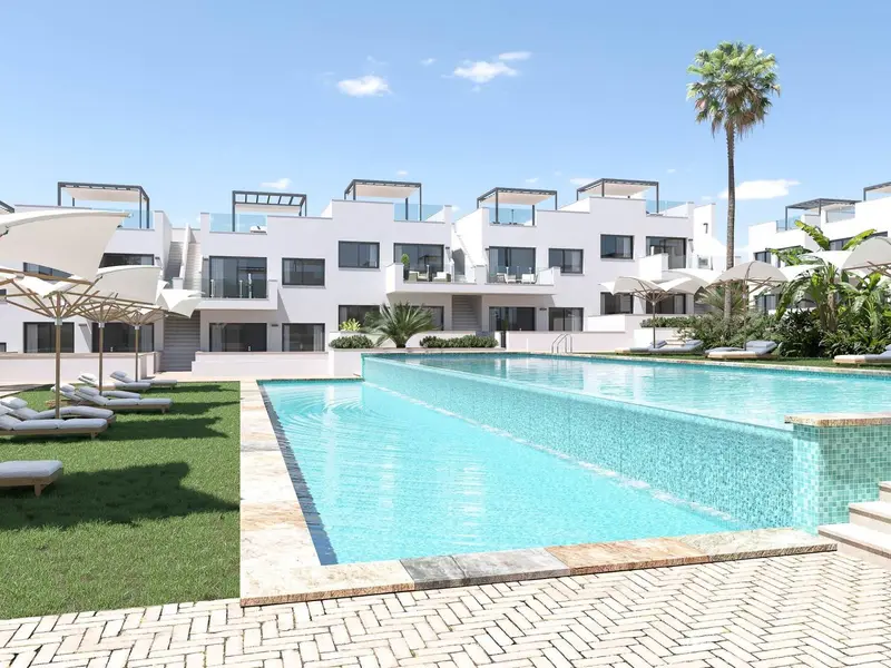 Бунгало з 2 спальнями у Torrevieja, Коста-Бланка — фото 2 з 30