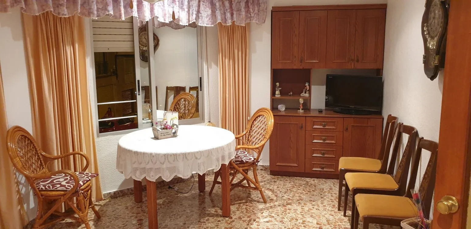 Apartamento de 4 dormitorios en Elche, Costa Blanca — foto 1 de 10