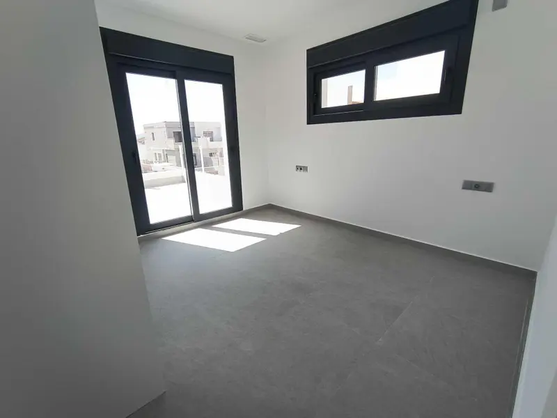 Villa de 3 dormitorios en Daya Nueva, Costa Blanca — foto 10 de 15