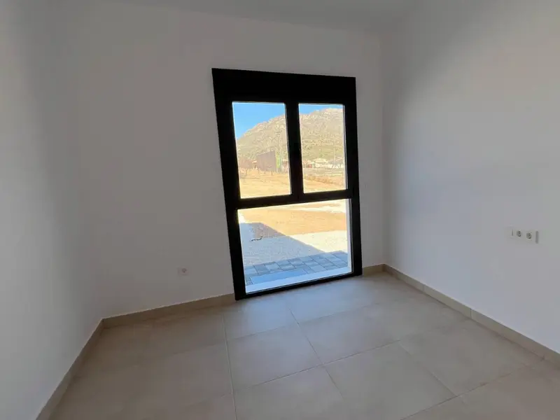 Villa de 3 dormitorios en Hondón de las Nieves, Costa Blanca — foto 13 de 29