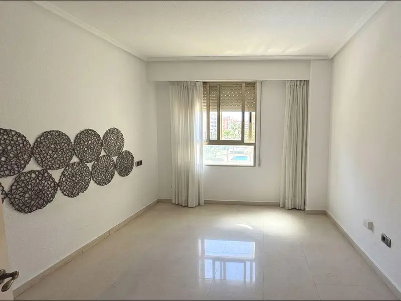 Apartamento de 3 dormitorios en Alicante, Costa Blanca — foto 9 de 9