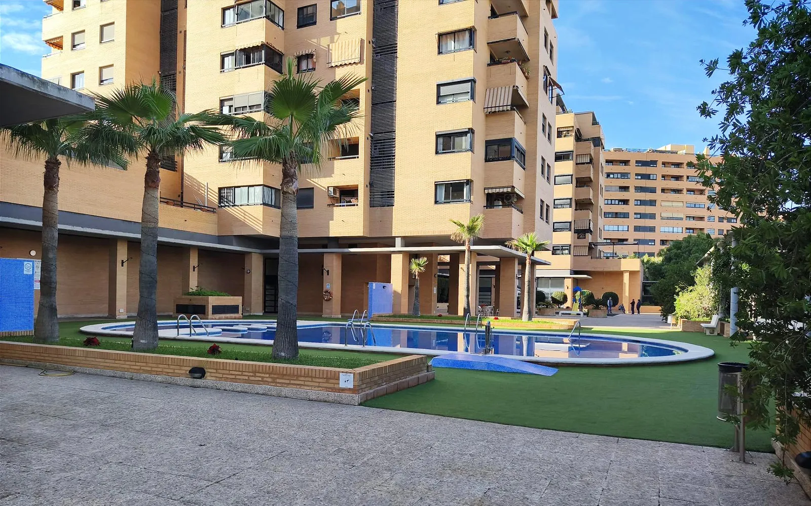 Apartment with 4 bedrooms in Alicante, Costa Blanca — photo 1 of 26