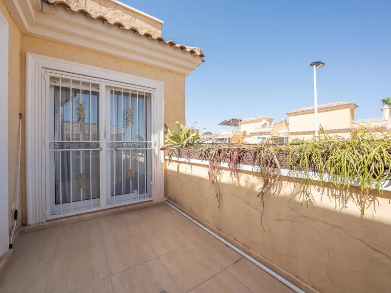 بيت متصل de 4 dormitorios en Torrevieja, Costa Blanca — صورة 18 من 30