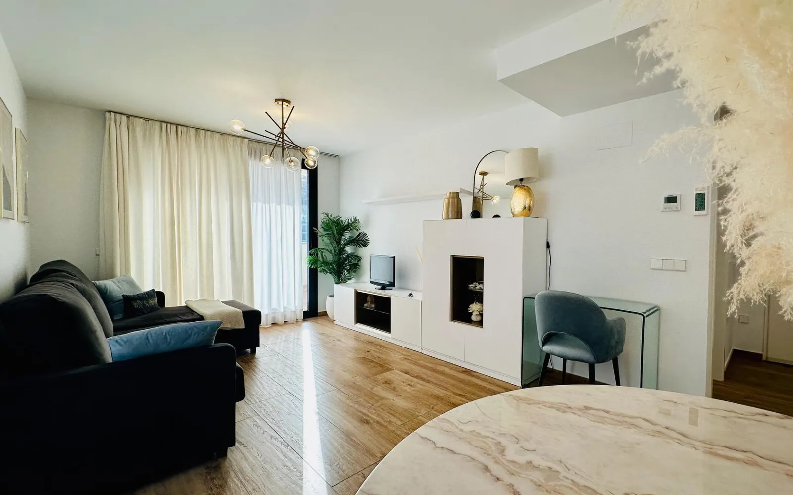 Apartamento de 2 dormitorios en Villajoyosa, Costa Blanca — foto 1 de 29