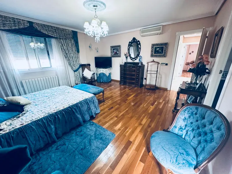 Villa de 4 dormitorios en Benidorm, Costa Blanca — foto 9 de 26
