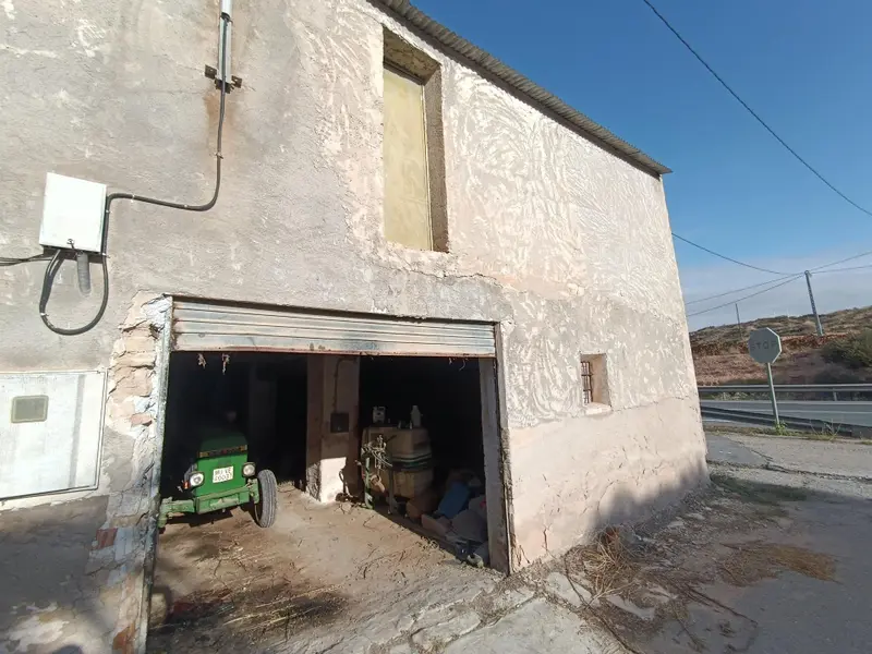 Villa de 7 dormitorios en Pinoso, Costa Blanca — foto 2 de 19
