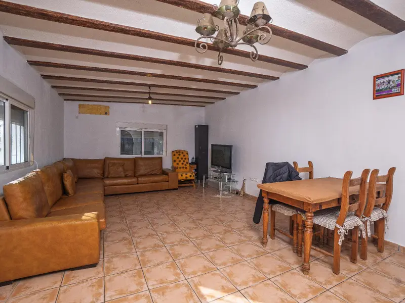 Villa with 3 bedrooms in Elche, Costa Blanca — photo 25 of 30