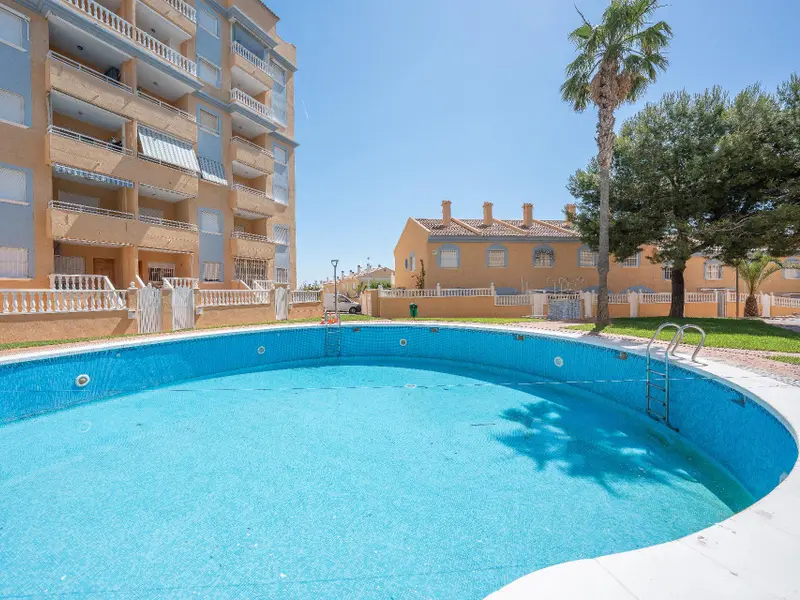Bungalow de 2 dormitorios en Desconocido, Costa Blanca — foto 2 de 30