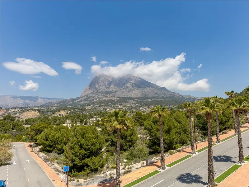 Villa de 4 dormitorios en Finestrat, Costa Blanca — foto 2 de 26