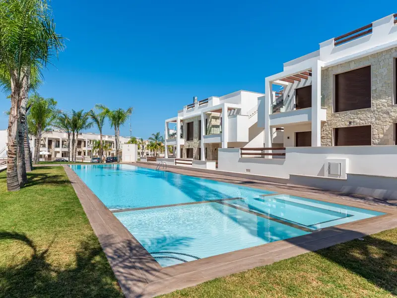 Bungalow de 2 dormitorios en Torrevieja, Costa Blanca — foto 12 de 29