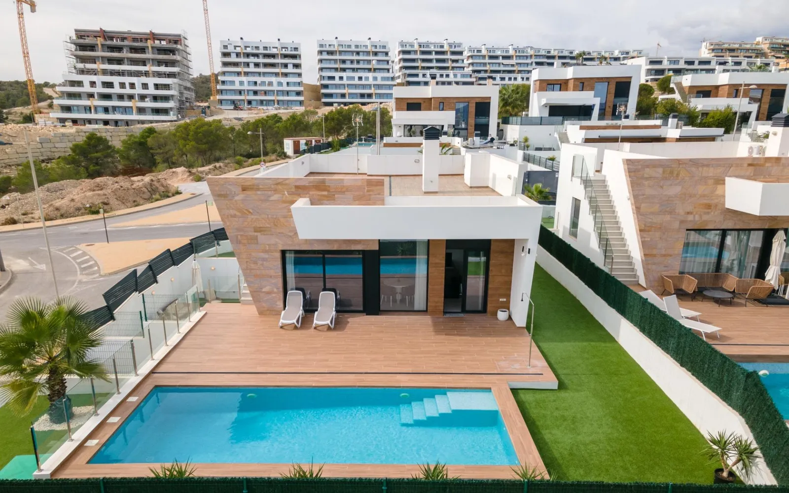 Villa de 4 dormitorios en Finestrat, Costa Blanca — foto 1 de 30