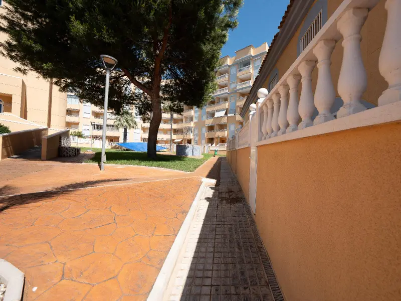 Bungalow de 2 dormitorios en Desconocido, Costa Blanca — foto 18 de 30
