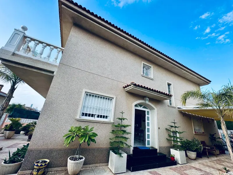 Villa de 4 dormitorios en Benidorm, Costa Blanca — foto 3 de 26