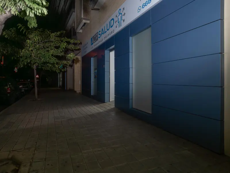 Local comercial de 4 dormitorios en Alicante, Costa Blanca — foto 29 de 30