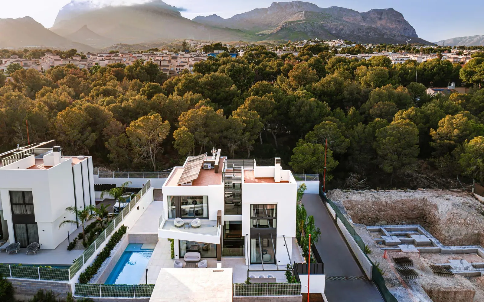 Villa de 4 dormitorios en La Nucía, Costa Blanca — foto 1 de 30