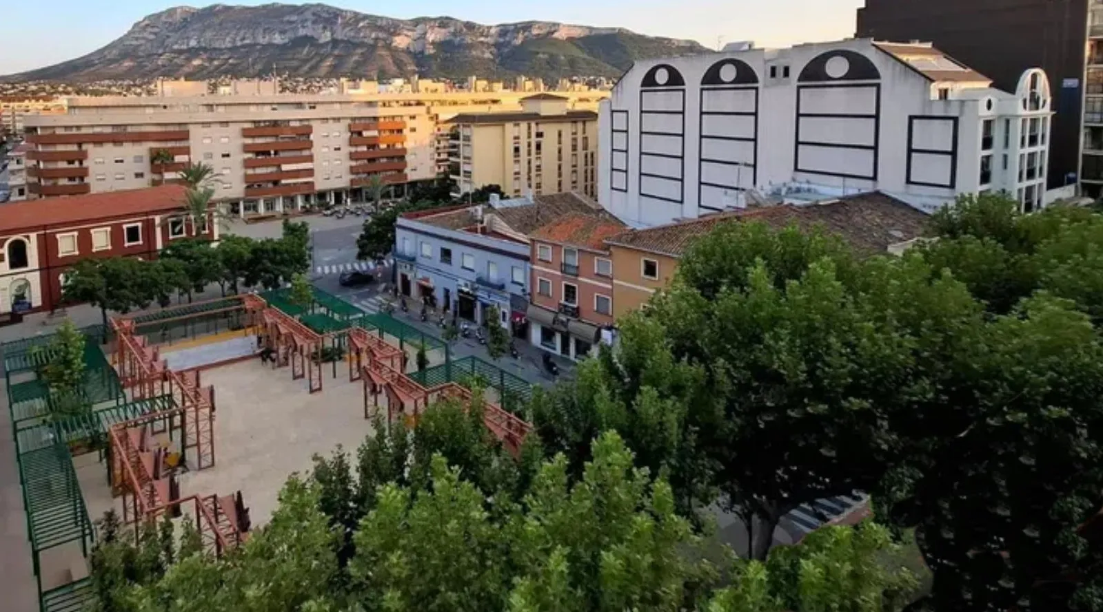 Апартаменти з 4 спальнями у Dénia, Коста-Бланка — фото 1 з 8