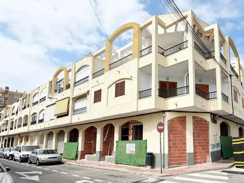 Apartamento de 1 dormitorios en Torrevieja, Costa Blanca — foto 2 de 30