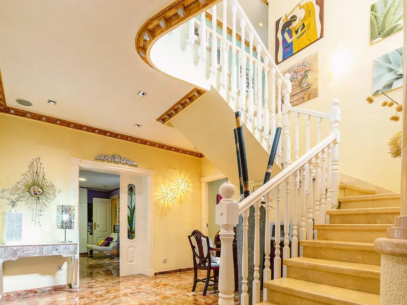 Villa de 5 dormitorios en Elda, Costa Blanca — foto 28 de 30