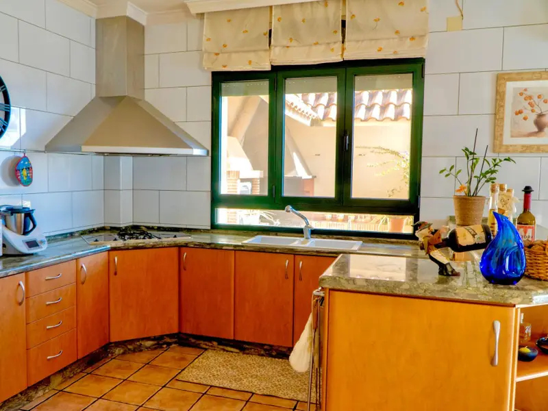 Casa de campo de 5 dormitorios en Desconocido, Costa Blanca — foto 11 de 30